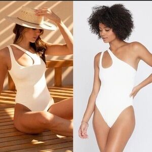 L*Space 💞💯 Phoebe One-Piece Swimsuit NWT Sz Small cream/off white